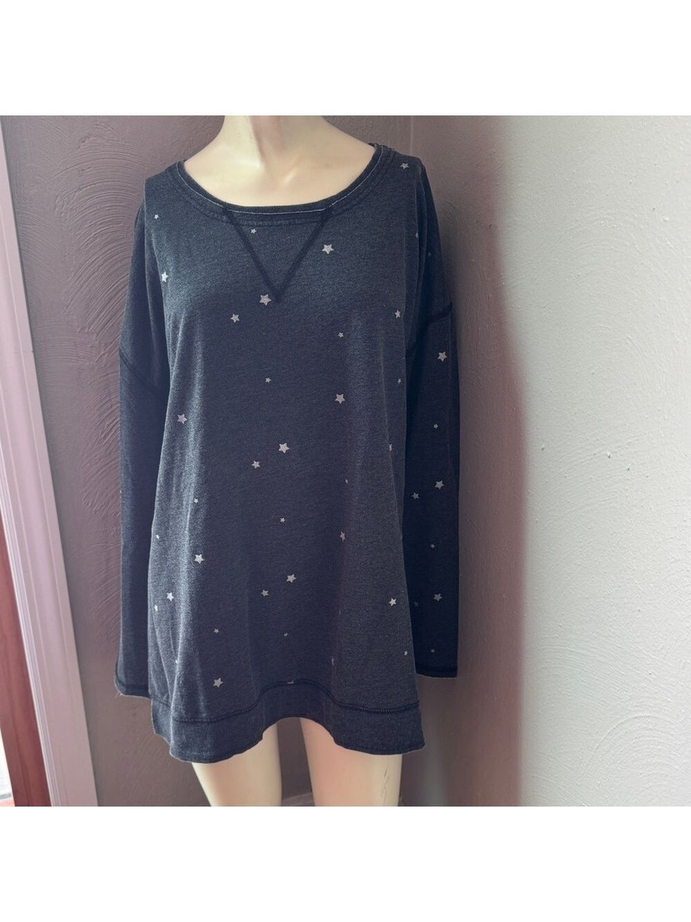 Z supply sweatshirt with stars long sleeve gray size XS NWT